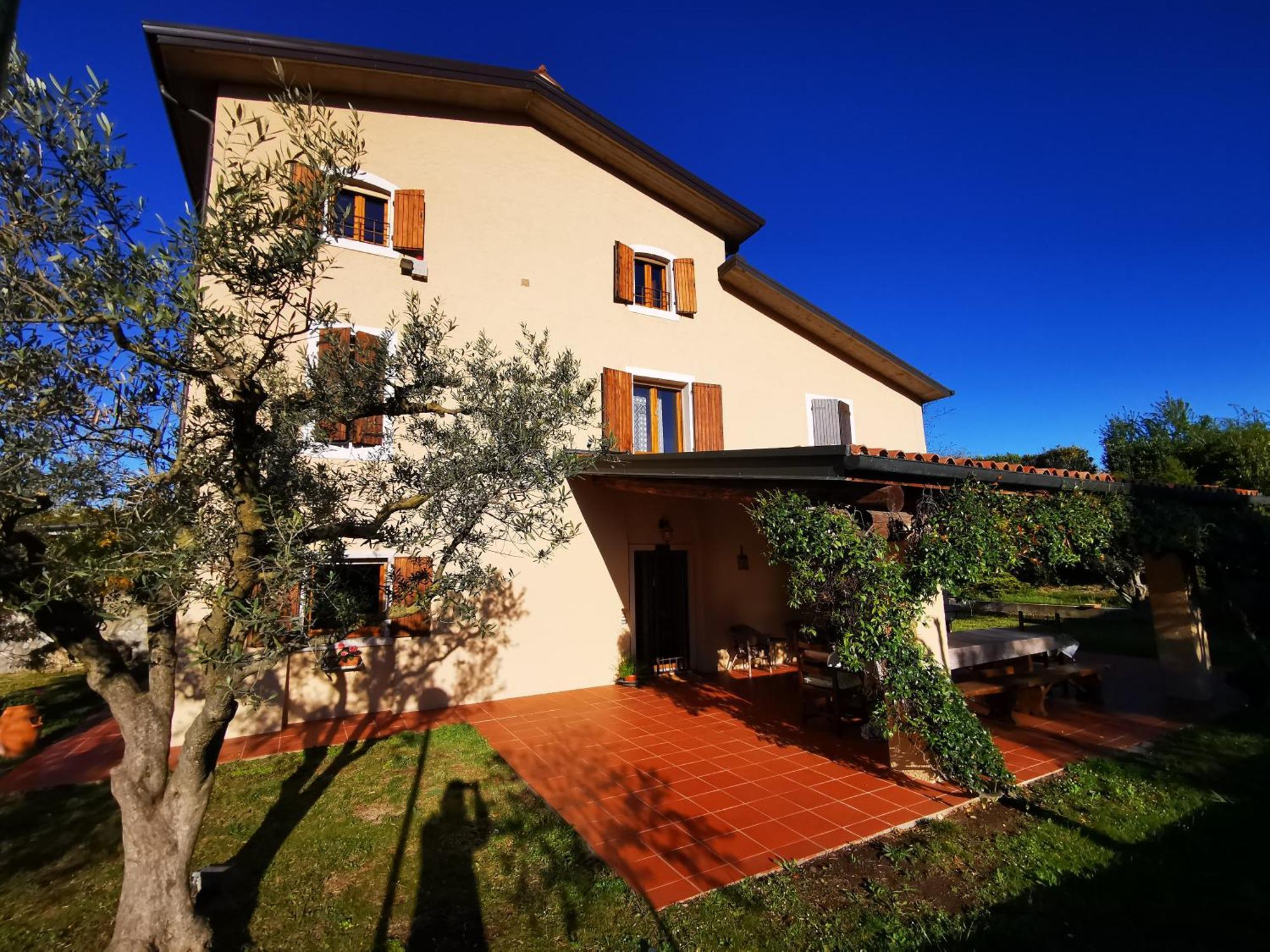 Casa Ghirlanda Con Piscina E Campo Da Tennis Lazise Exterior photo